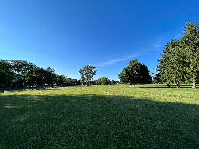 Foto del edificio - 3306 Alpine Dr