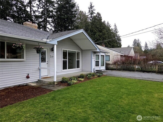 Foto del edificio - 16850 Palatine Ave N