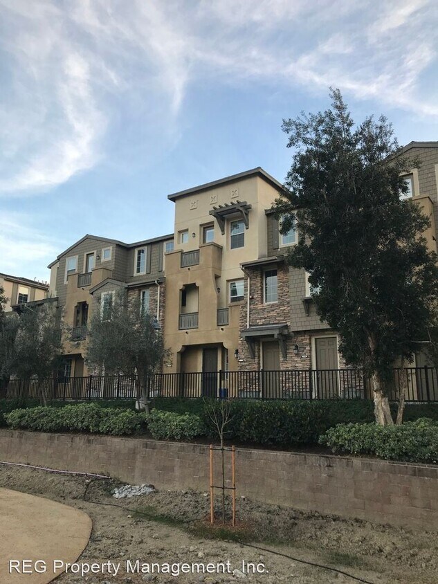Foto principal - 2 br, 2.5 bath House - 838 Tarragon Lane