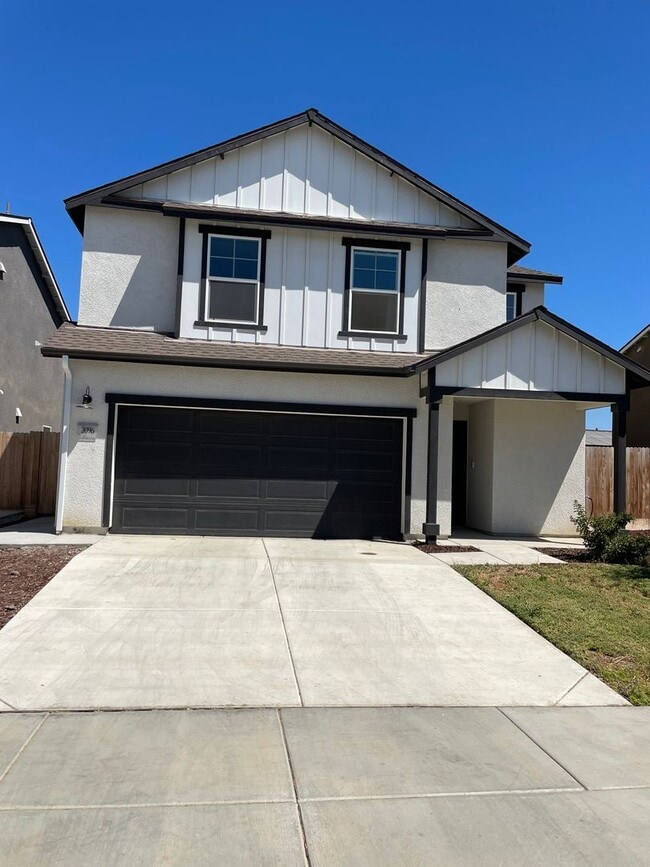 Building Photo - Beautiful 4-Bedroom, 2.5-Bathroom Two-Stor...