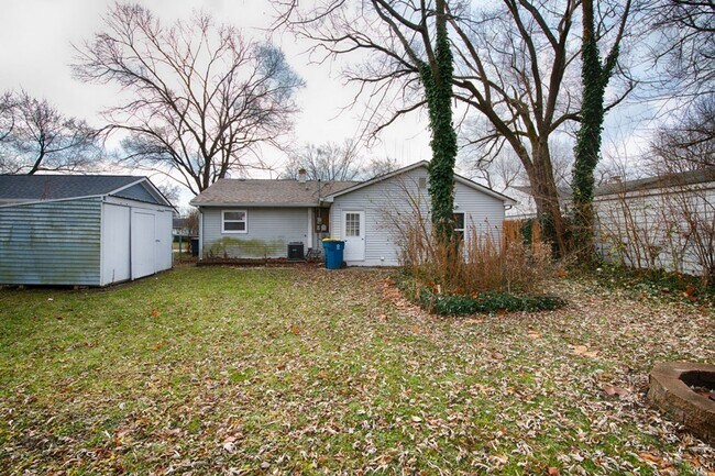 Foto del edificio - Completely rehabbed. 3 bed 1 bath home in Lawrence Township.