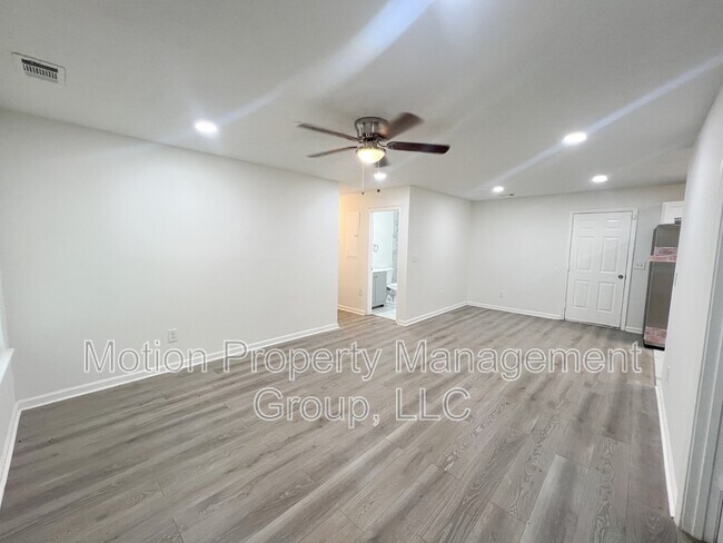 Foto del edificio - 7155 Pineneedle Dr SW