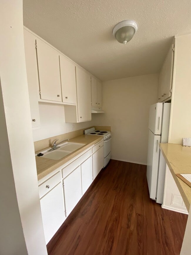 Building Photo - 1 Bed - 1 Bath Single Story Condo; 2nd floor unit in Pacific Beach