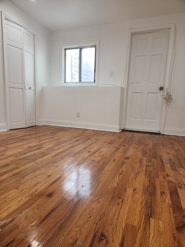 Building Photo - 82 Williams Ave