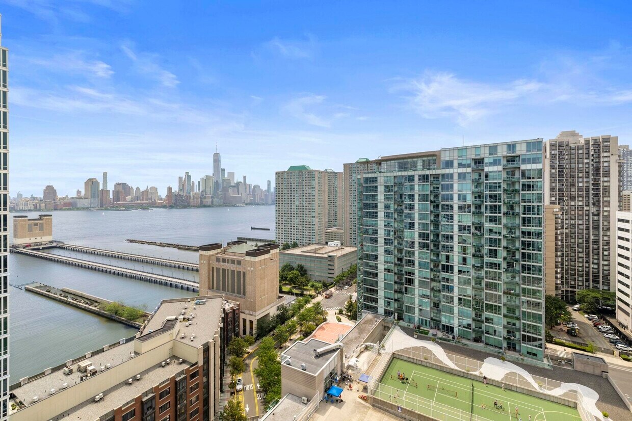 Primary Photo - 1 Shore Ln
