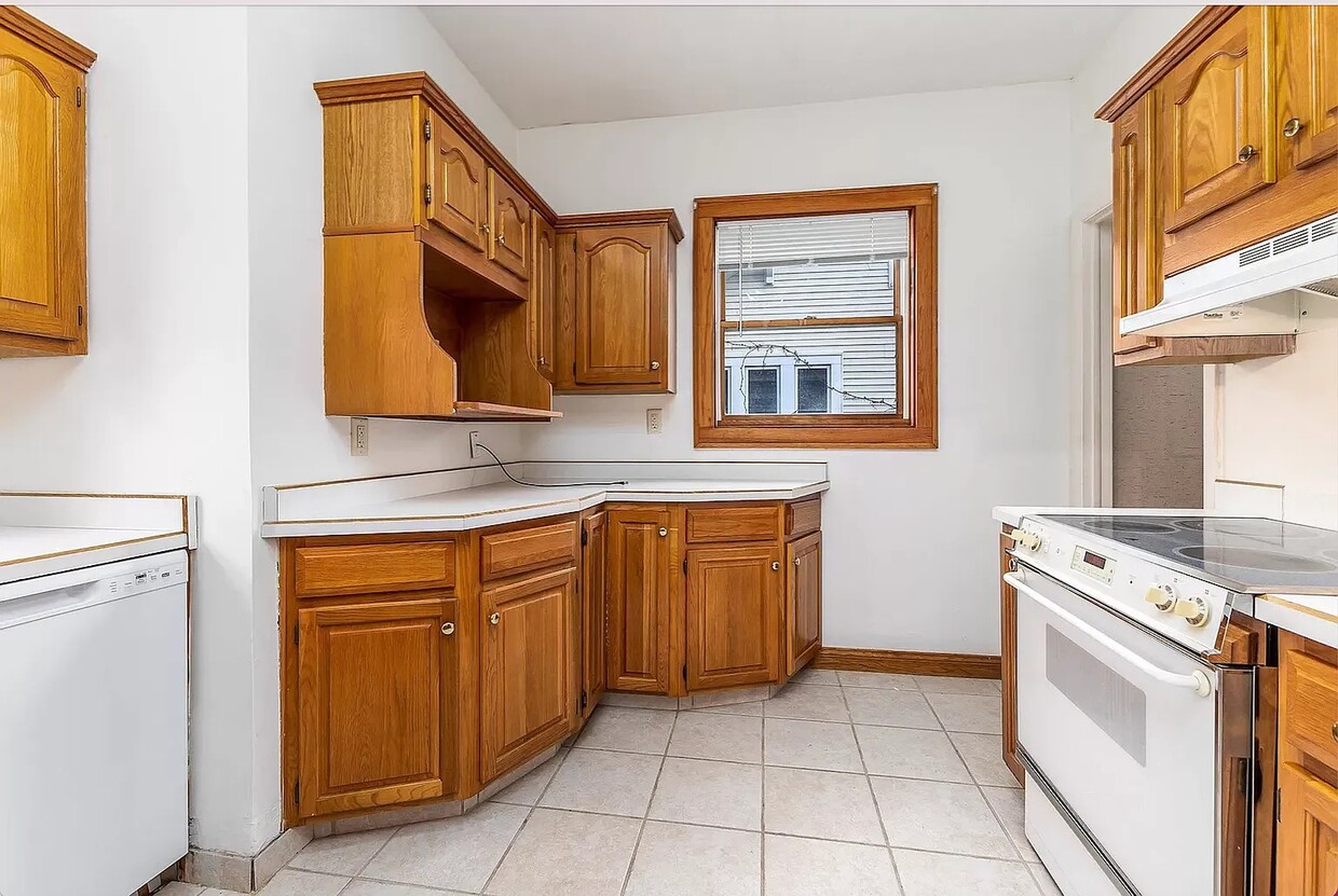 Primary Photo - 1092 S Grandview Ave