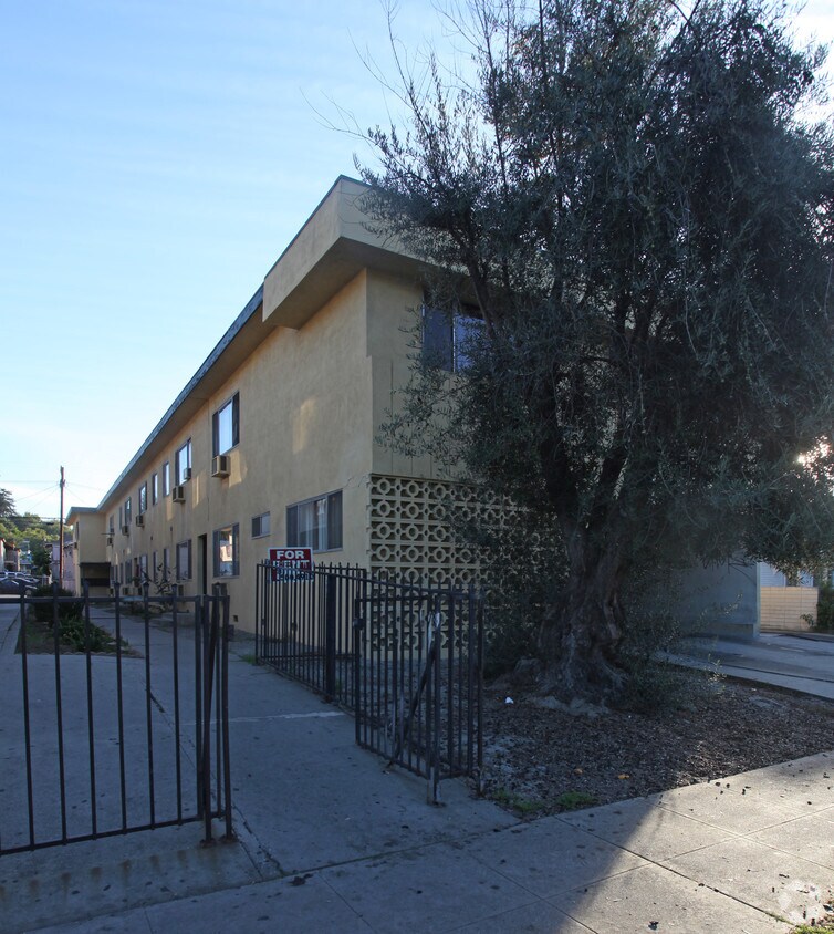 Foto del edificio - 351 N Avenue 51 Ave