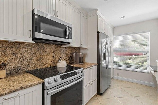 Foto del edificio - 842 SE 19th Ave