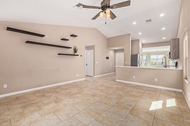 Foto del edificio - 10778 W Cambridge Ave