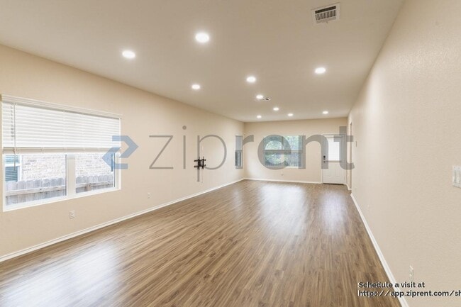 Building Photo - 1528 Brueggerhoff Rd