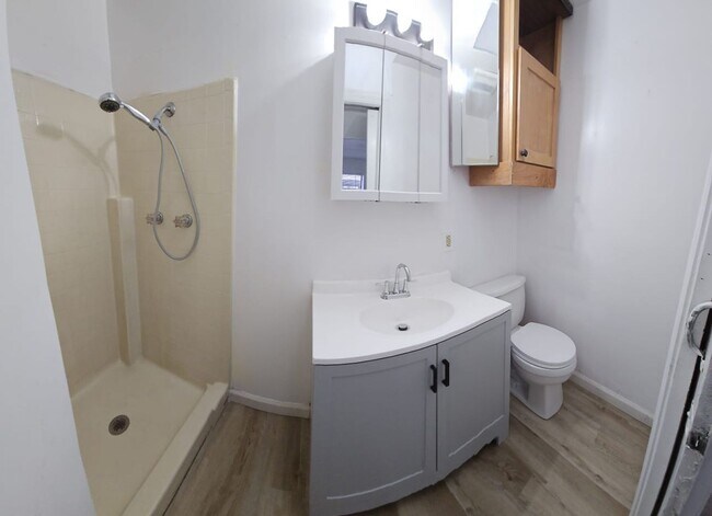 Foto del edificio - 128-130 Arletta