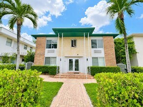 Building Photo - 7430 Carlyle Ave