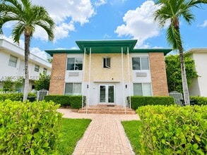 Building Photo - 7430 Carlyle Ave