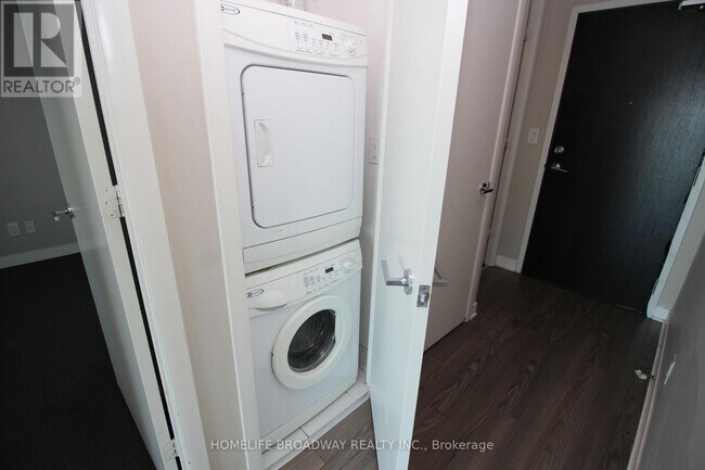 Building Photo - 165 Legion Rd N