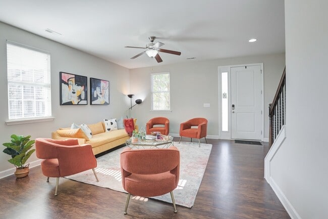 Building Photo - Charleston Row Townhomes