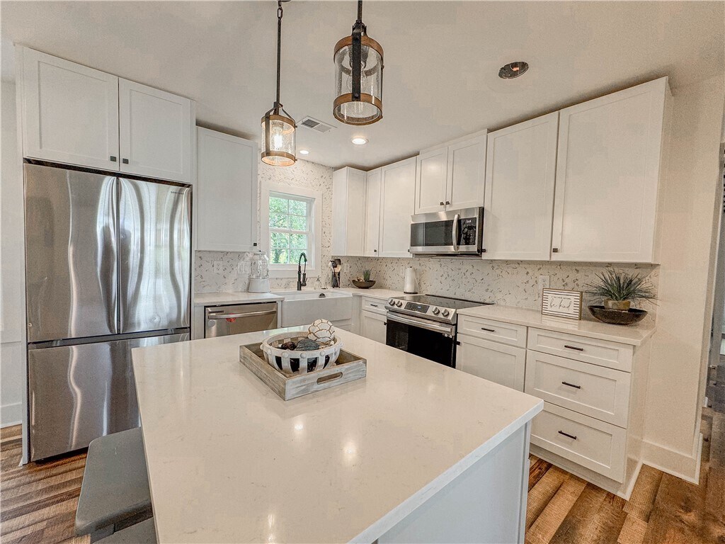 Foto principal - 710 Evelyn Dr