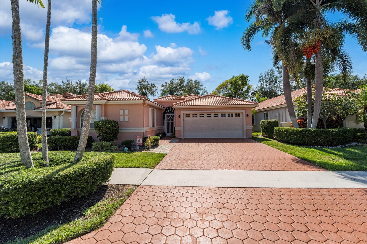 Foto principal - 9906 Harbour Lake Cir