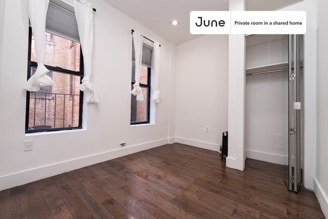 Building Photo - Room in Shared 4 bed/2 bath home