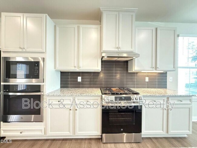 Building Photo - 1362 Chowan Ave