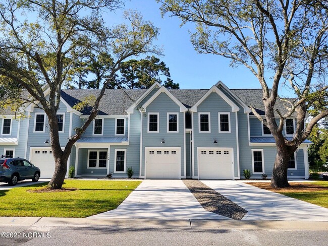 114 West 14th Street, Southport, Nc 28461 - Townhome Rentals In 