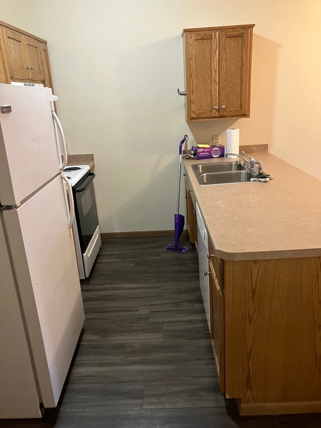 Kitchen - 1005 N Middle St