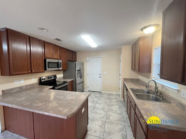 Foto del edificio - Charming 3-Bedroom Home in the Heart of Ni...