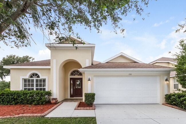 Building Photo - 1792 Old Summerwood Blvd