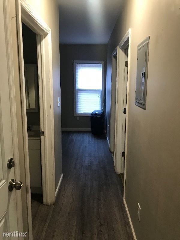 Building Photo - 2 br, 1 bath Apartment - 116 E Holsman St