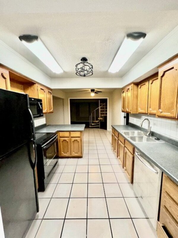 Foto del edificio - 14148 S Poplar Pl
