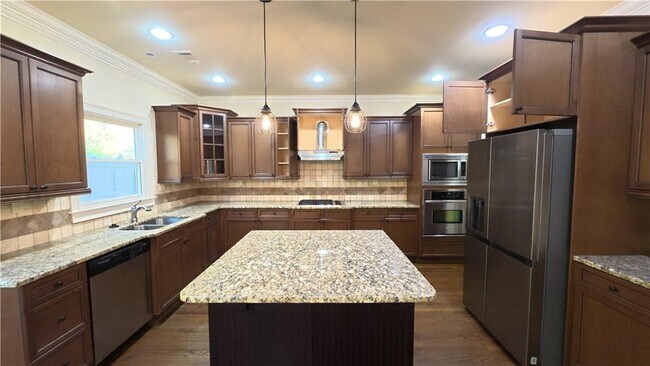 Foto del edificio - 3361 Lake McGinnis Dr