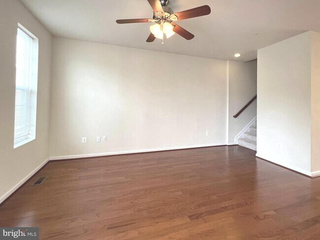 Building Photo - 1009 Red Clover Rd