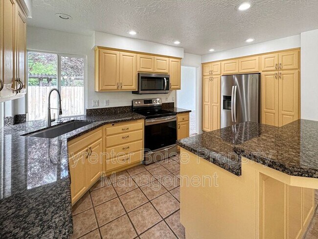 Foto del edificio - 4895 N Lawsonia Pl