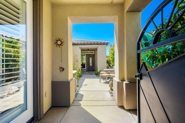 Foto del edificio - 60661 Juniper Ln