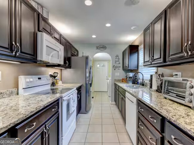 Foto del edificio - 2817 Evergreen Pl