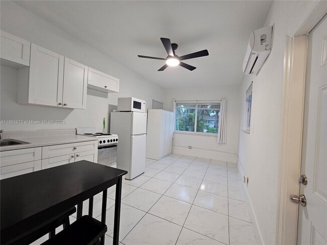 Foto del edificio - 734 SW 4th Terrace
