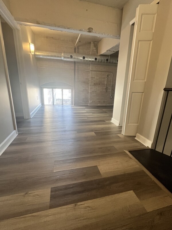 Foto del edificio - 402 E 4th St