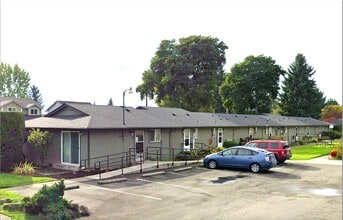 Building Photo - 601 W Elizabeth St