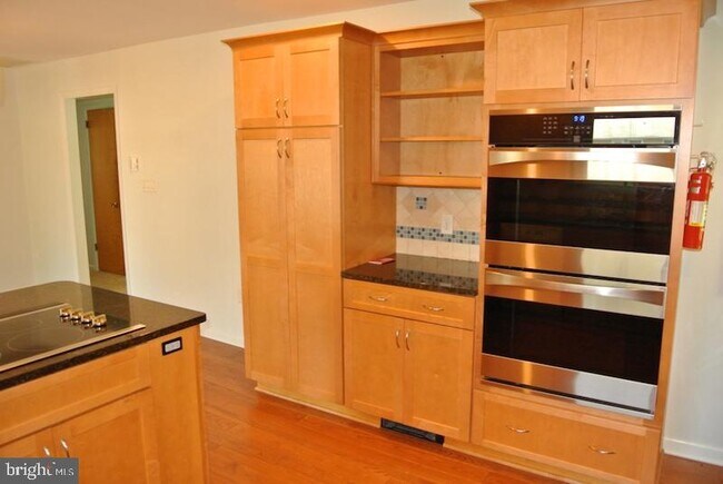 Foto del edificio - 421 Park Hills Dr