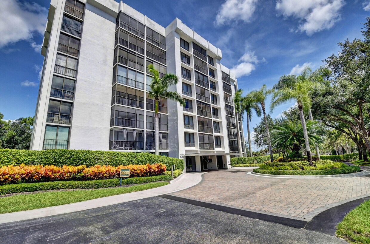 Foto principal - 7847 Lakeside Blvd