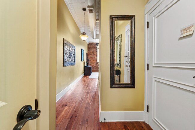 Building Photo - 4 Beaufain St