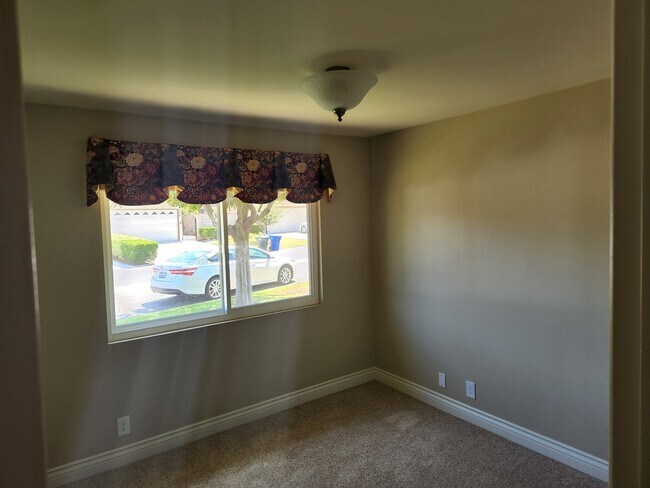 Building Photo - 1794 Del Prado Dr