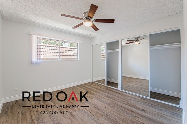 Foto del edificio - 821 N Wilcox Ave