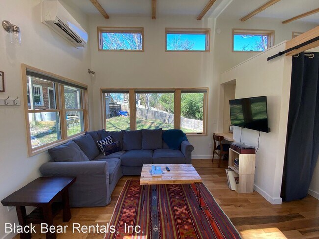 Foto del edificio - 1 br, 1 bath House - 127 Dorchester Ave