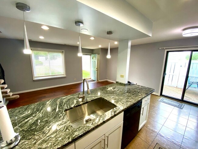 Building Photo - 1534 Cornell Cir