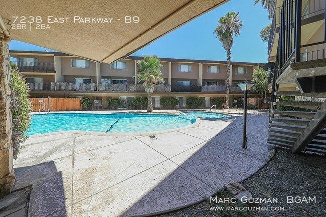 Foto del edificio - 7238 East Pkwy