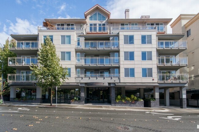 Foto del edificio - 11011 NE 12th St