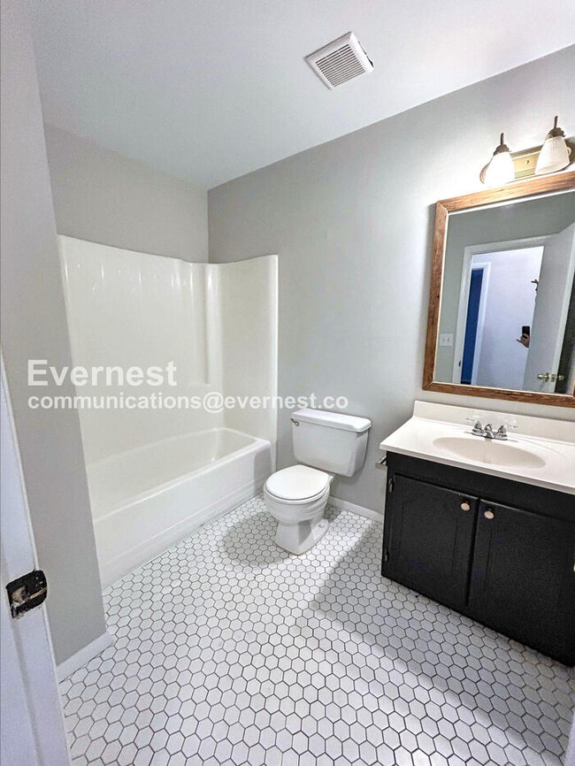 Foto del edificio - 2884 Millwheel Rd