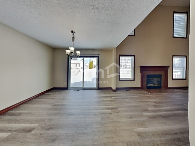 Foto del edificio - 1305 Harold Stewart Pky