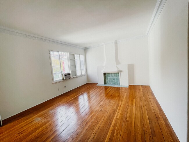 Foto del edificio - 5604 W 6th St