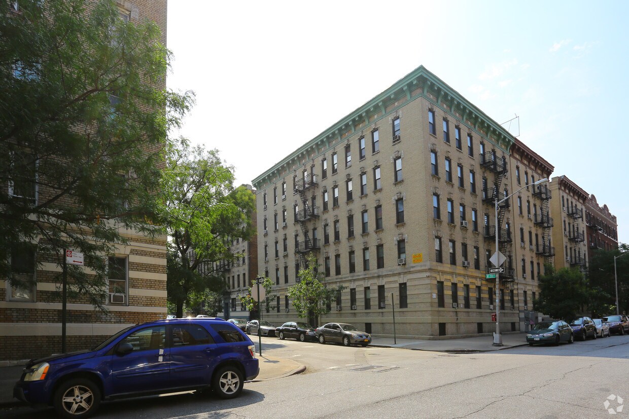 Primary Photo - Minerva Court